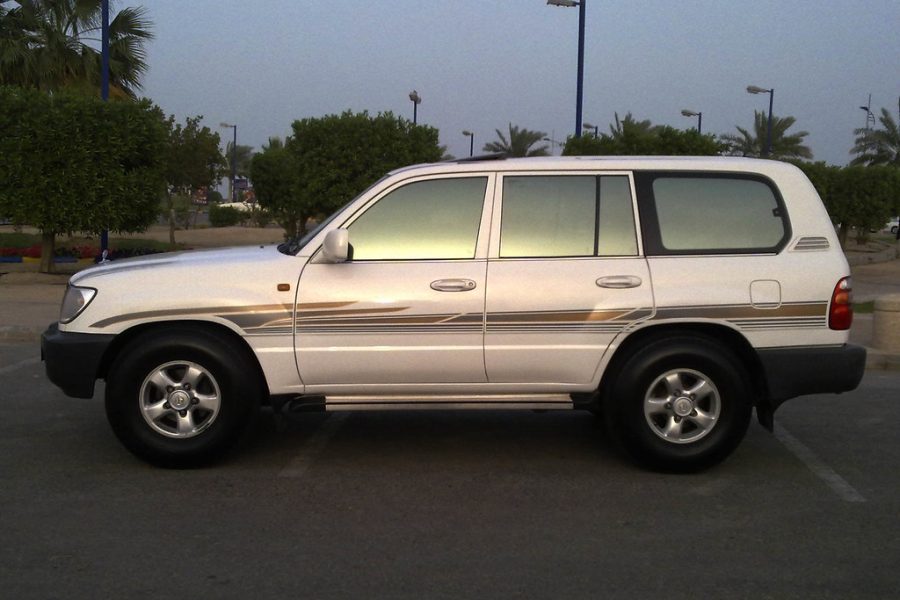 TOYOTA LAND CRUISER 1O5