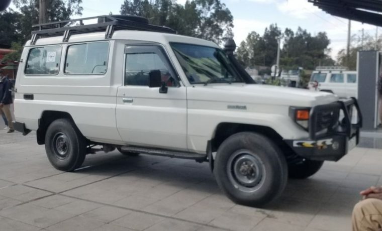 Toyota Land Cruiser  Long Base 2005